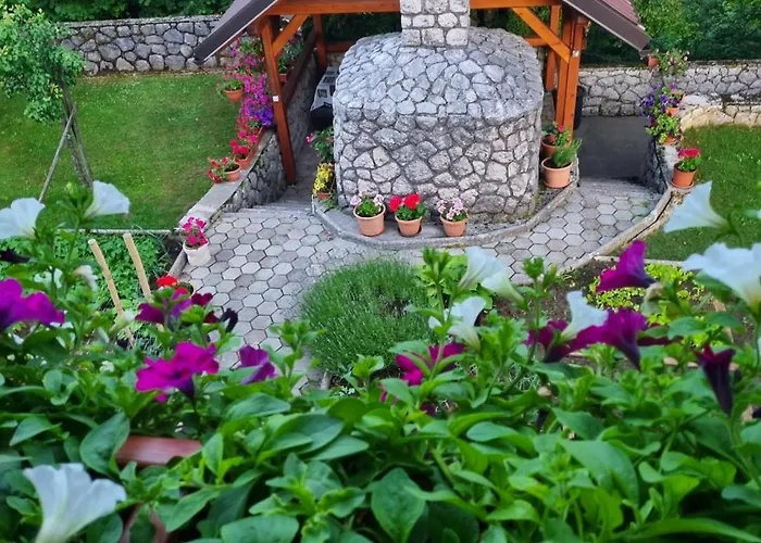 Gordana A4+2 For 6 Pax Nature Park 아파트 *