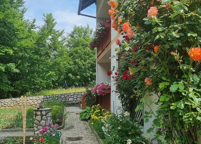 Gordana A4+2 For 6 Pax Nature Park 아파트 *
