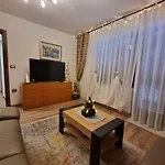 Gordana A4+2 For 6 Pax Nature Park לוקווה