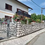 Gordana A4+2 For 6 Pax Nature Park דירה *