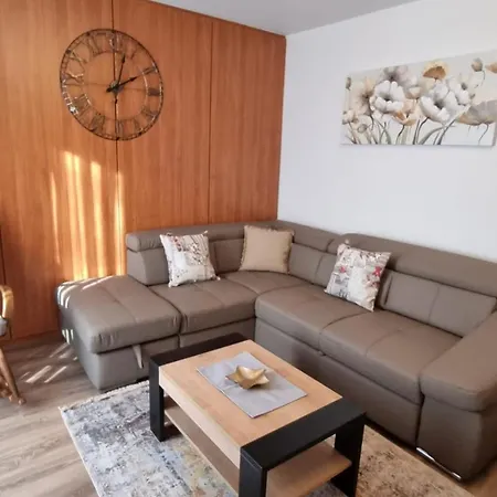 Gordana A4+2 For 6 Pax Nature Park Apartman