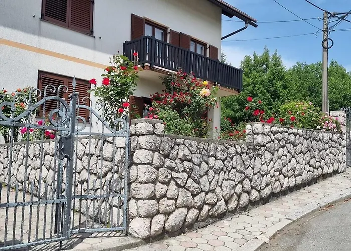 Gordana A4+2 For 6 Pax Nature Park Apartment *